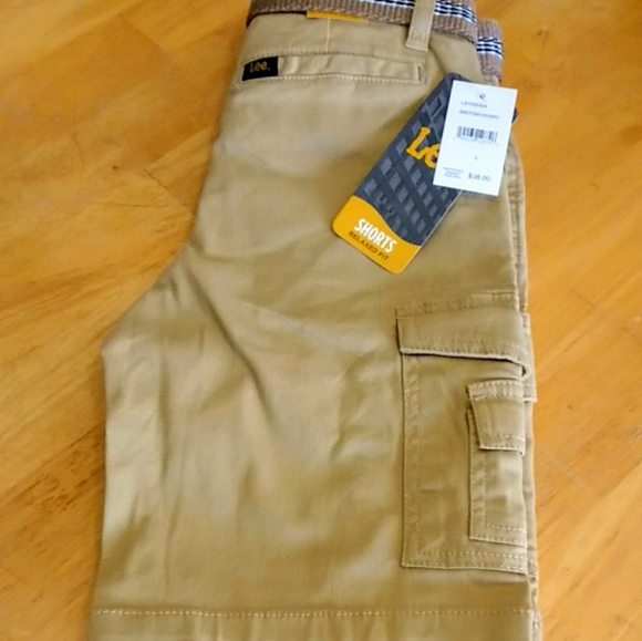 🌸 Just In! Lee cargo shorts, boy's size 8 - Picture 2 of 11
